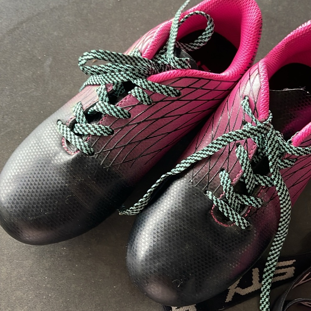 Girls Soccer / Lacrosse Shoes 🥍 ⚽️